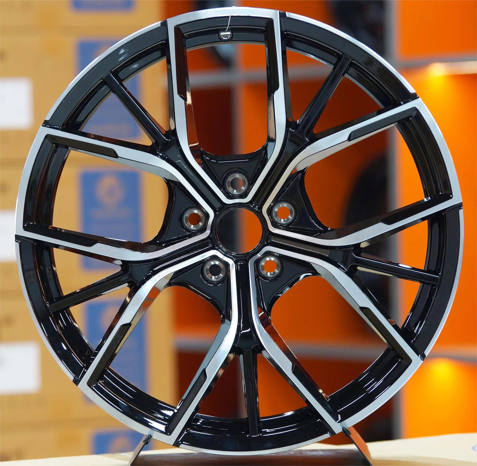 X11-FLOW-FORMED alloy wheel