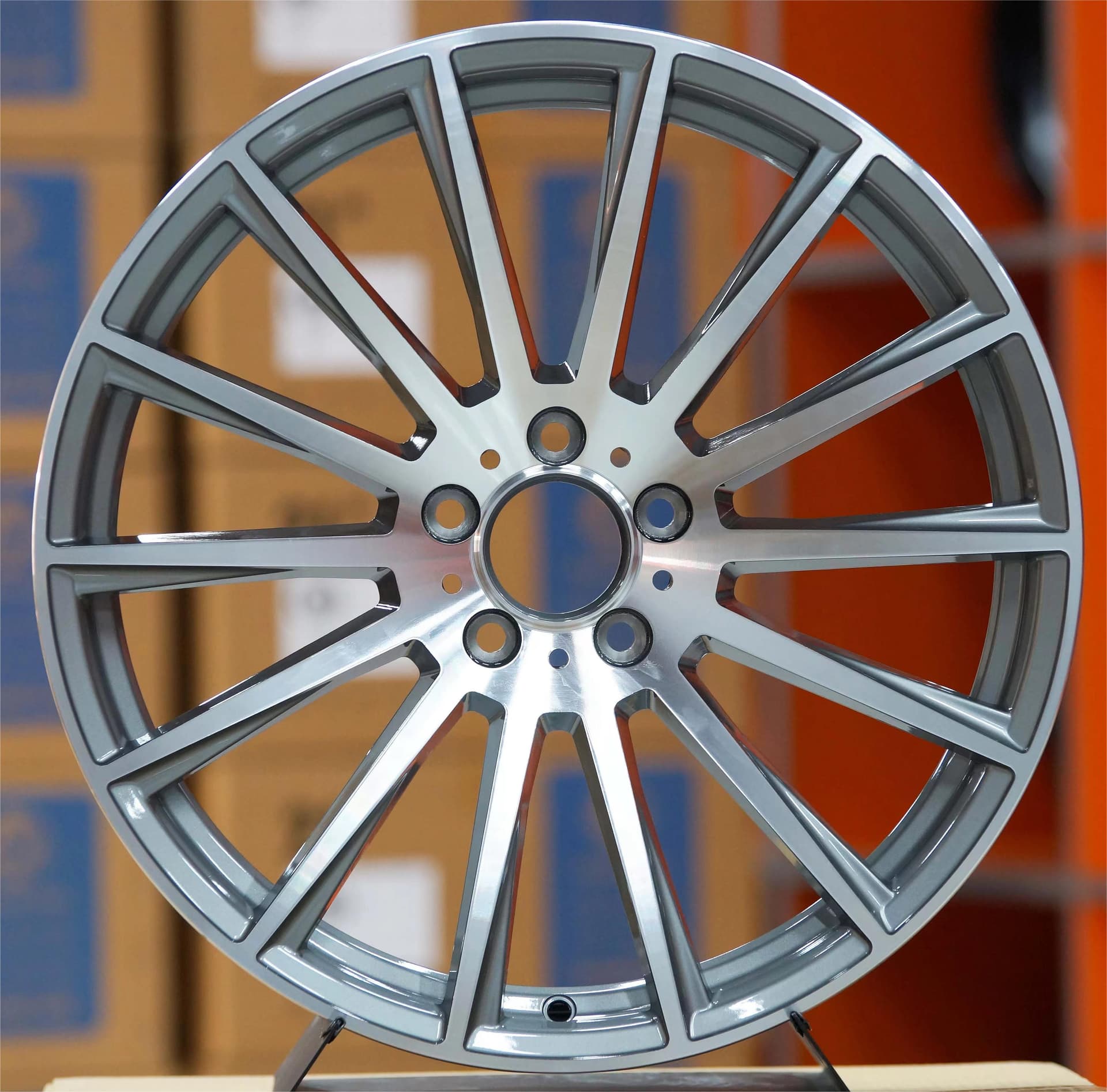 X12-FLOW-FORMED alloy wheel