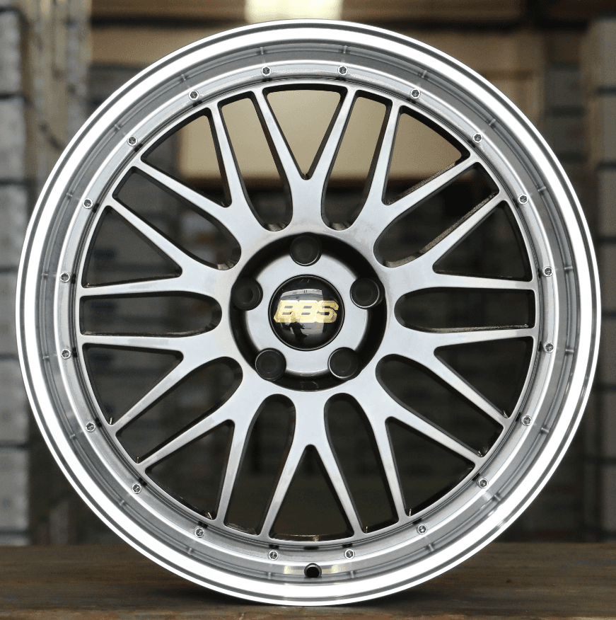 506-FLOW-FORMED alloy wheel