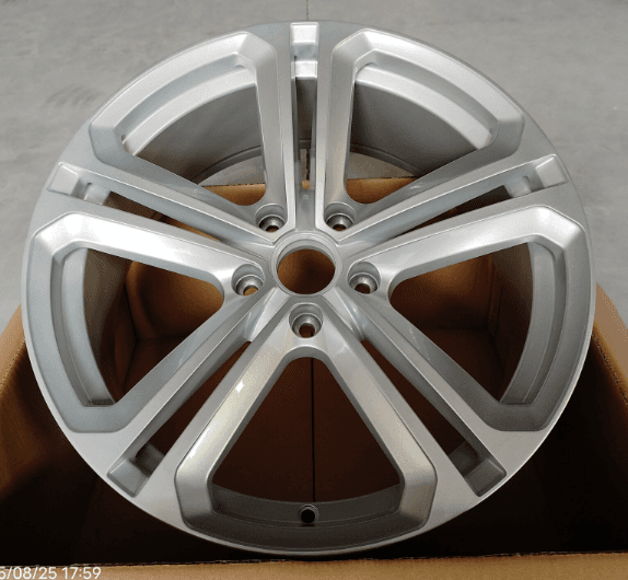 A06-FLOW-FORMED alloy wheel