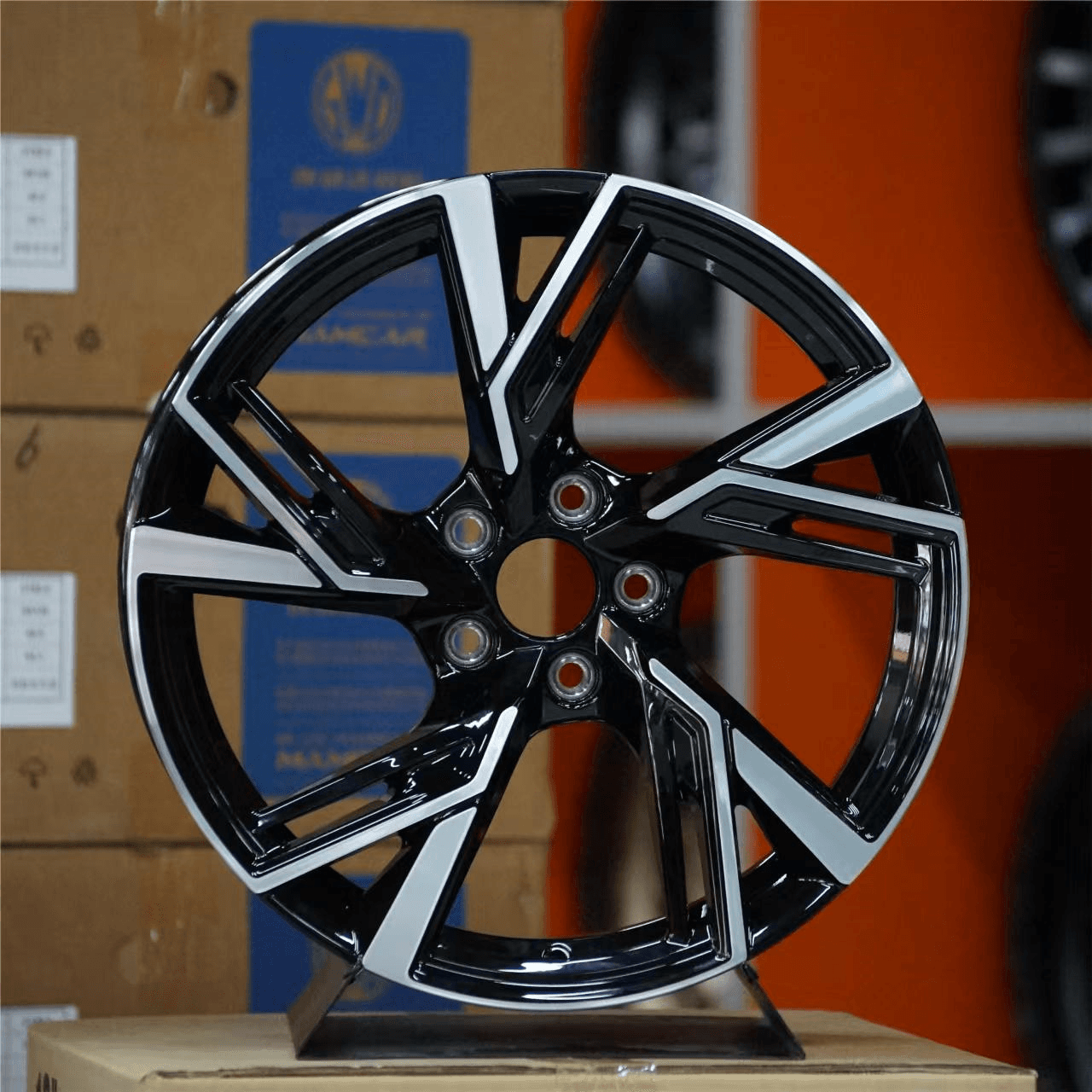 X24-FLOW-FORMED alloy wheel