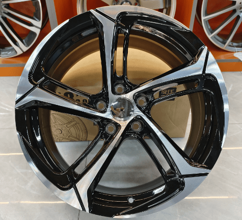 X47-FLOW-FORMED alloy wheel