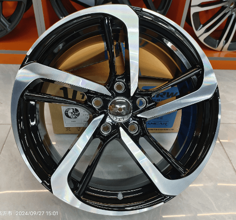 X48-FLOW-FORMED alloy wheel