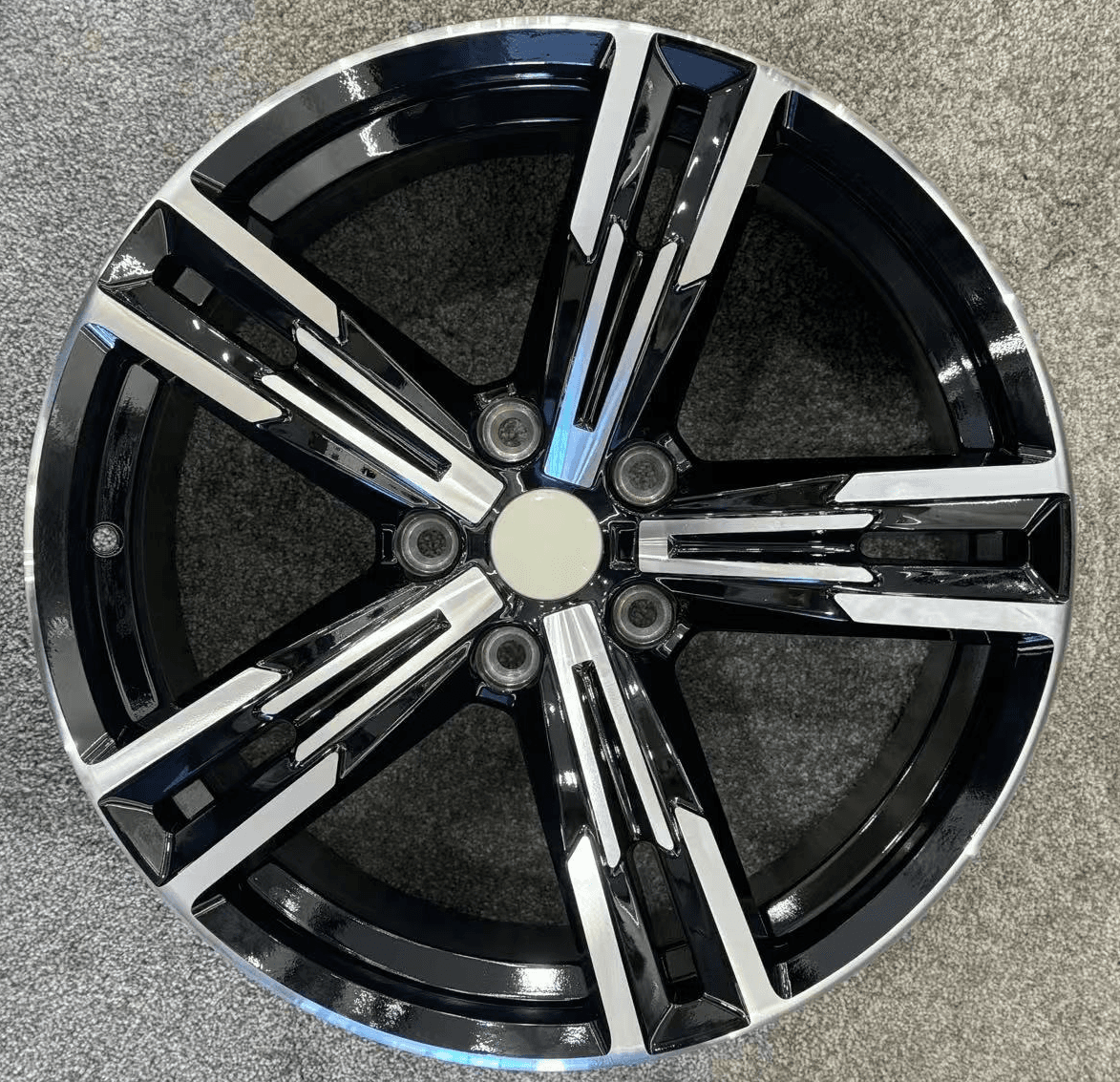 X85607J-CAST alloy wheel